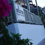 Akro